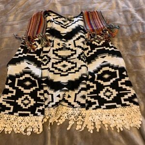 Women’s BKE Boho Vest Size M